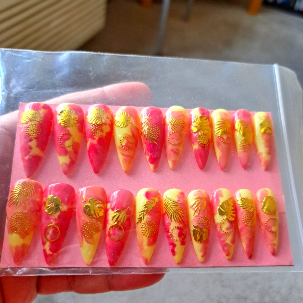 Medium Press-on Nails